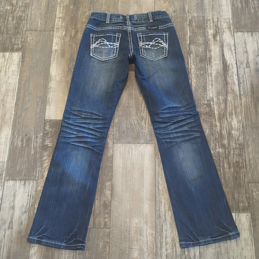 COWGIRL TUFF "Edgy" bootcut med wash rodeo jeans Style #JEDGYJ sz 26x33L EUC - Picture 11 of 16